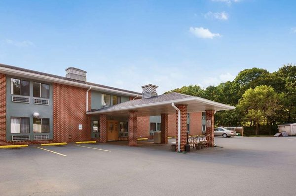 Quality Inn Harpers Ferry West Virginia — Property