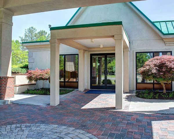 Quality Inn North — Property
