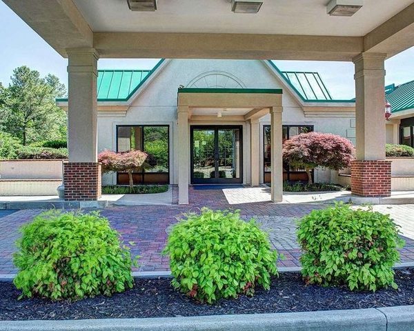 Quality Inn North — Property