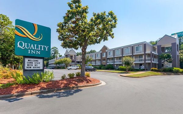 Quality Inn Northlake — Property