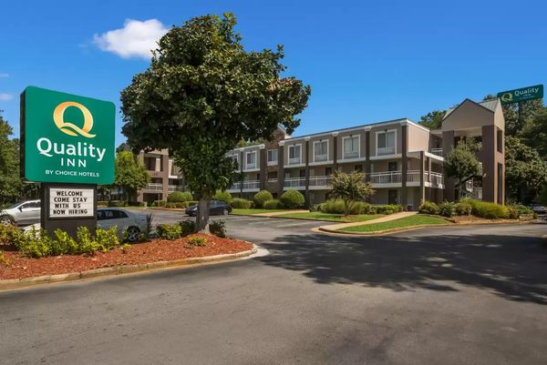 Quality Inn Northlake — Property