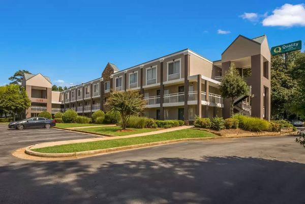 Quality Inn Northlake — Property