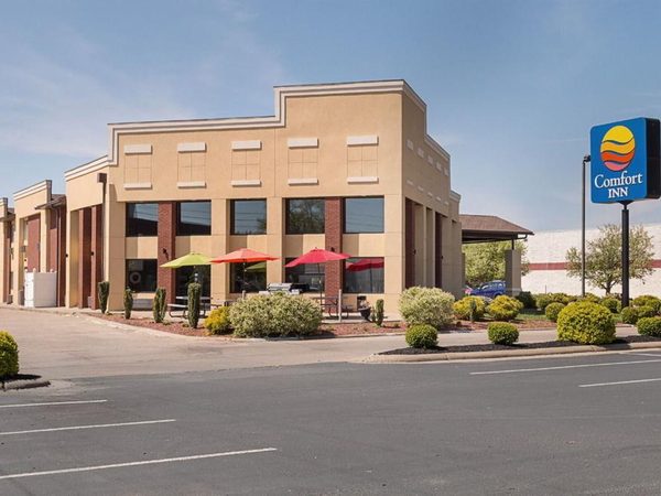 Quality Inn Parkersburg North Vienna — Property