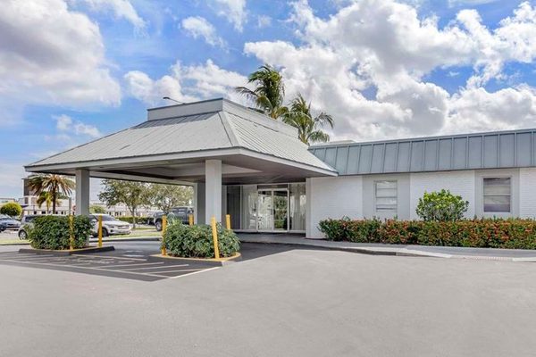 Quality Inn Stuart — Property