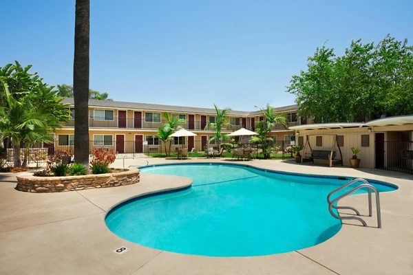 Quality Inn Suites by Choice Hotels Santa Maria — Property