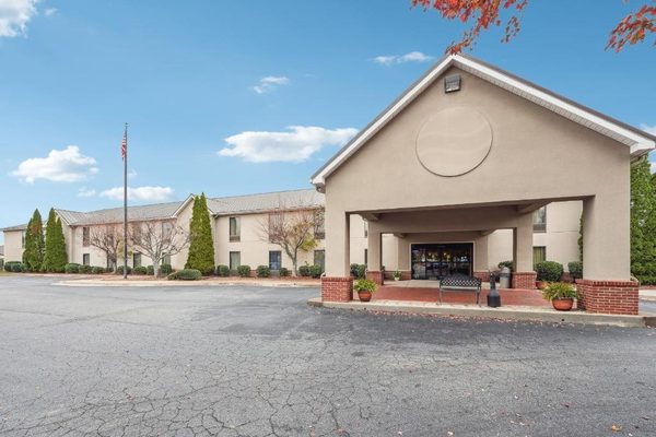 Quality Inn Suites Dawsonville Dawsonville Georgia — Property