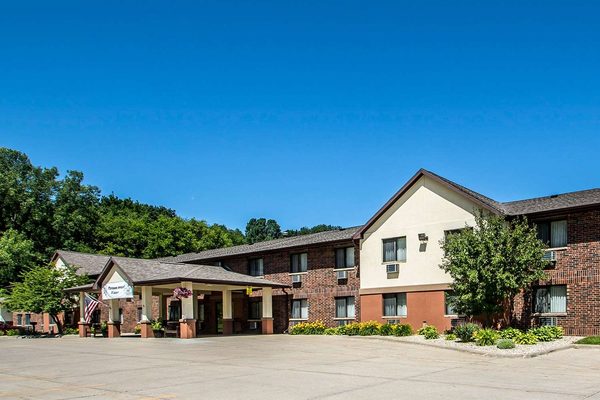 Quality Inn Suites Decorah — Property