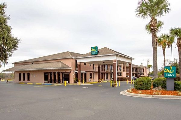 Quality Inn Suites Live Oak I 10 Exit 283 — Property
