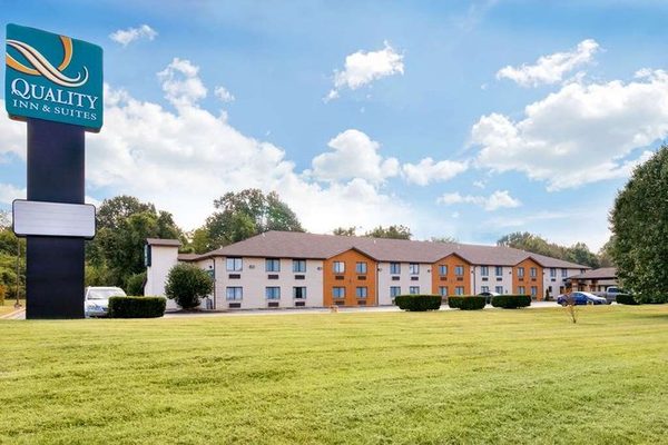 Quality Inn Suites Metropolis I 24 — Property