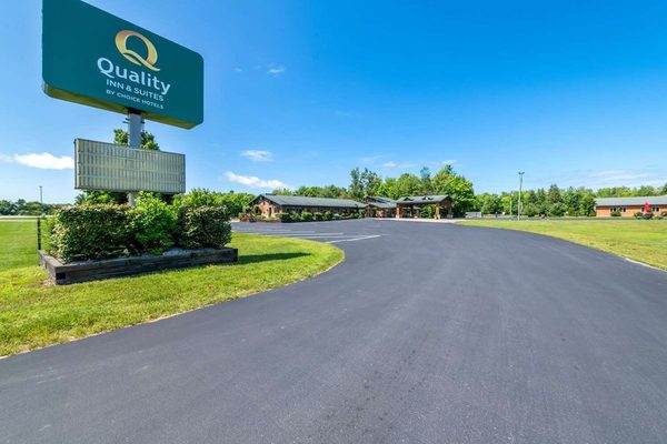Quality Inn Suites Munising — Property