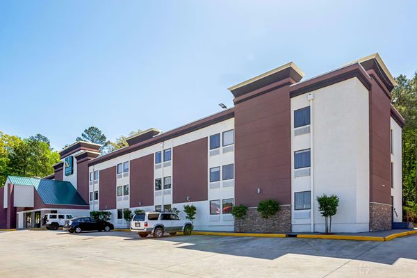Quality Inn Suites Near Six Flags East — Property