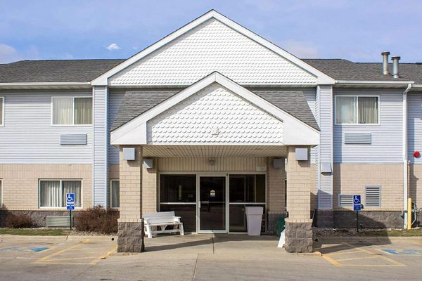 Quality Inn Suites — Property