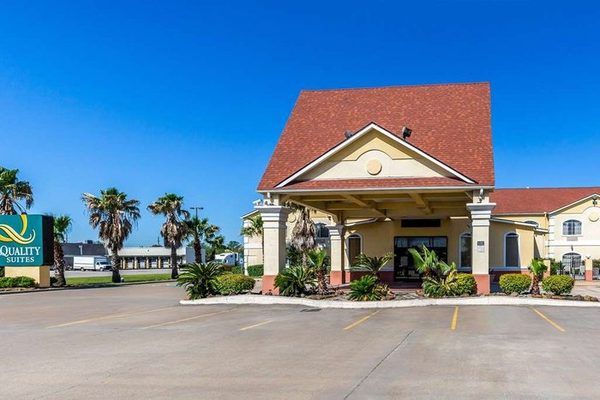 Quality Suites Houston North Spring — Property