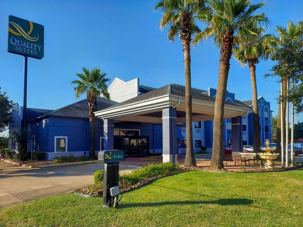 Quality Suites Houston North Spring — Property