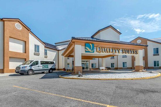 Quality Suites Kansas City International Airport — Property