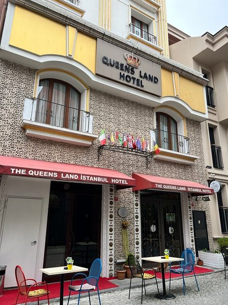 Queens Land Istanbul Istanbul — Property