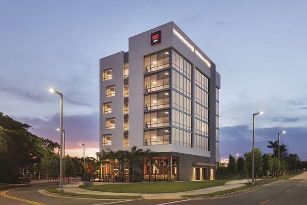 Radisson RED Miami Airport Miami Florida — Property