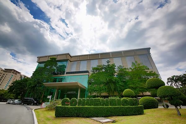 Rama Gardens Hotel Bangkok — Property