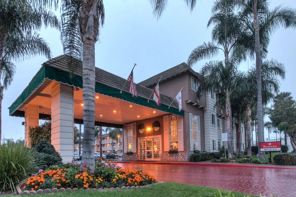 Ramada by Wyndham Costa Mesa Newport Beach — Property
