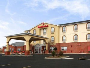 Ramada by Wyndham Elizabethtown — Property