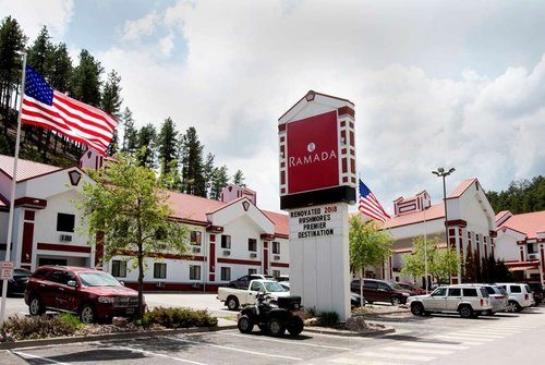 Ramada by Wyndham Keystone Near Mt Rushmore — Property