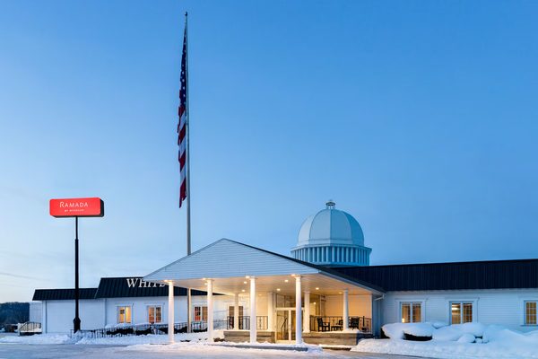 Ramada by Wyndham Richland Center — Property