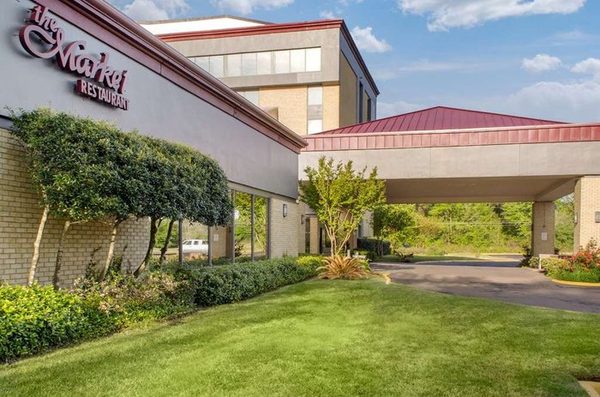 Ramada by Wyndham Shreveport Airport — Property