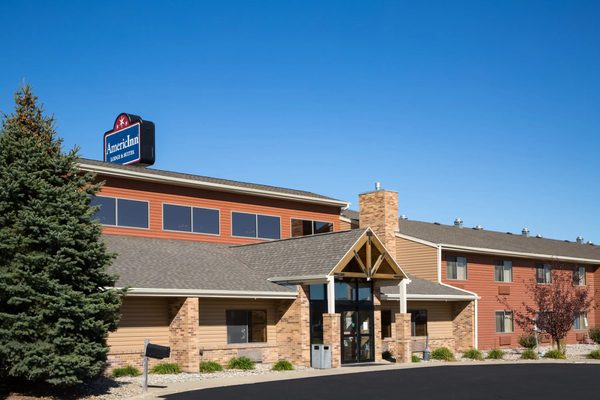 Ramada by Wyndham Sioux City — Property