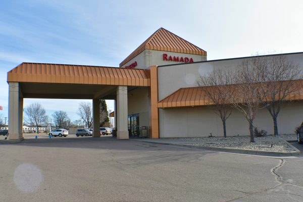 Ramada by Wyndham Sioux Falls Airport Waterpark Event Ctr Sioux Falls South Dakota — Property
