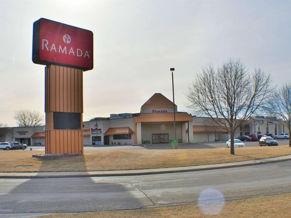 Ramada by Wyndham Sioux Falls Airport Waterpark Event Ctr Sioux Falls South Dakota — Property