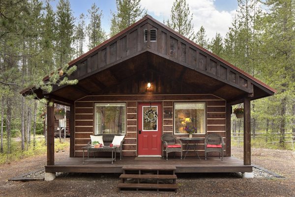 Reclusive Moose Cabins Columbia Falls Montana — Property