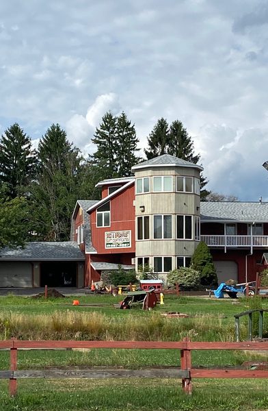 Red Barn Village Bed and Breakfast Clarks Summit Pennsylvania — Property