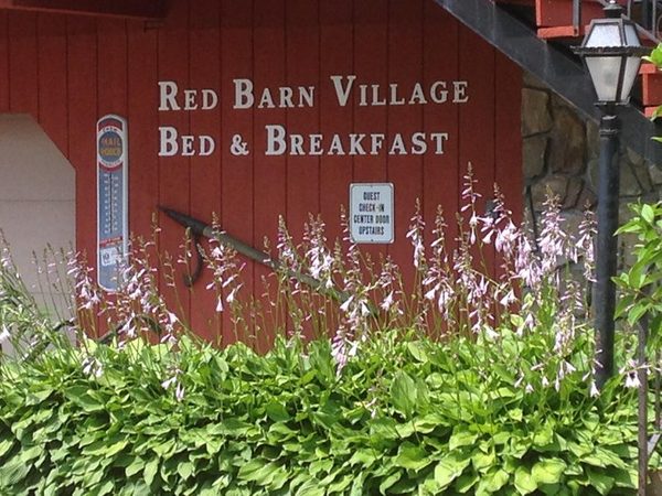 Red Barn Village Bed and Breakfast Clarks Summit Pennsylvania — Property