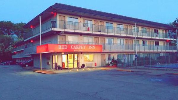Red Carpet Inn Louisville — Property