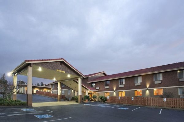 Red Lion Inn Suites Federal Way — Property