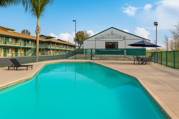 Red Lion Inn Suites Lemoore — Property