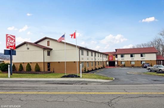 Red Roof Inn Binghamton North — Property