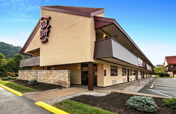 Red Roof Inn Charleston Kanawha City WV — Property