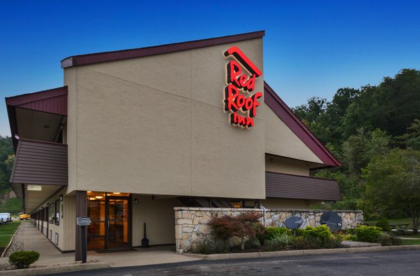 Red Roof Inn Charleston Kanawha City WV — Property