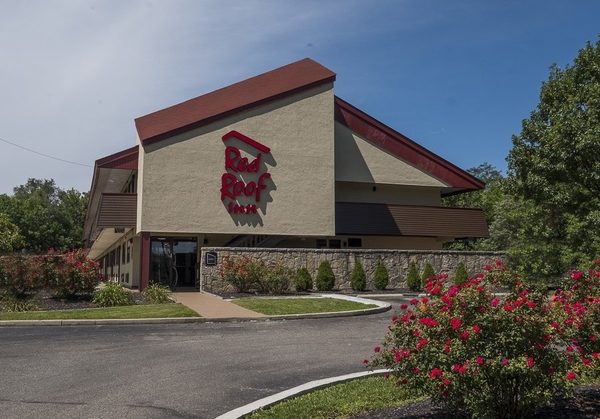 Red Roof Inn Cincinnati East Beechmont — Property