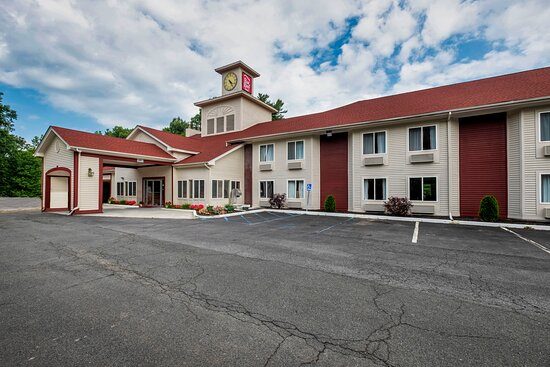 Red Roof Inn Clifton Park — Property