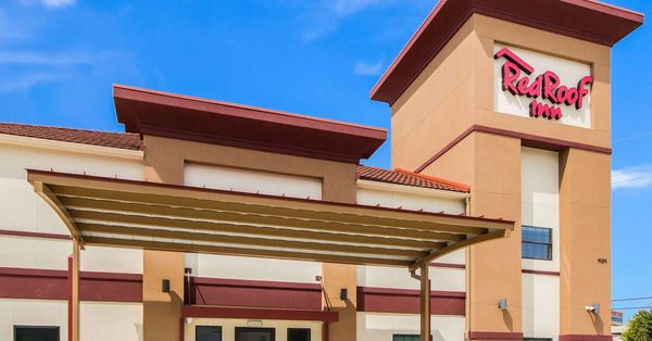 Red Roof Inn Houston Willowbrook — Property