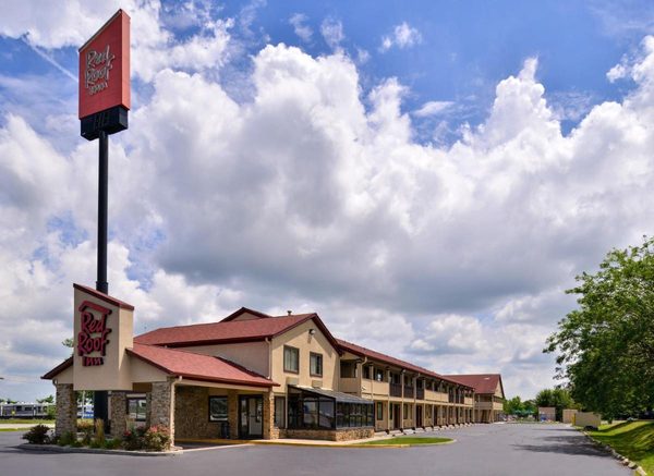Red Roof Inn Indianapolis Castleton — Property