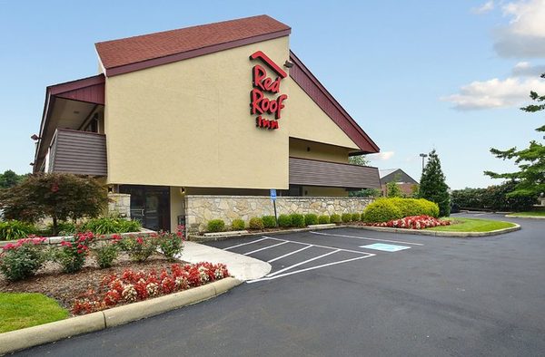 Red Roof Inn Louisville East Hurstbourne — Property