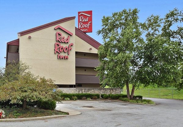 Red Roof Inn Louisville Expo Airport — Property