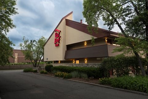 Red Roof Inn Rockford East Casino District — Property