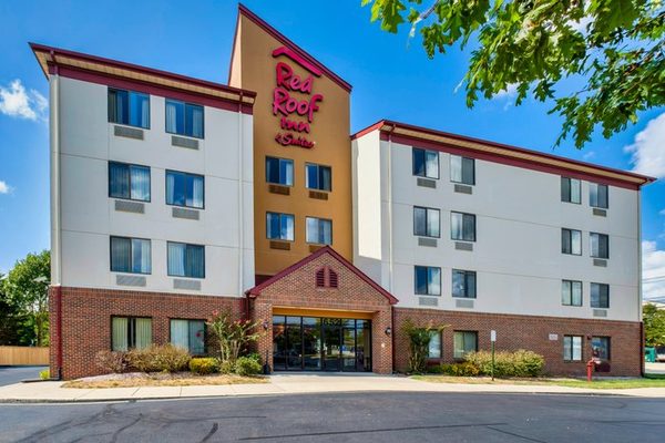 Red Roof Inn Suites Dover Downtown — Property