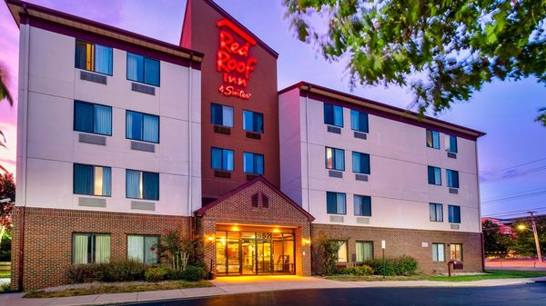Red Roof Inn Suites Dover Downtown — Property