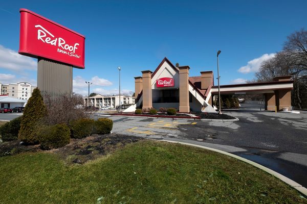 Red Roof Inn Suites Newark University — Property