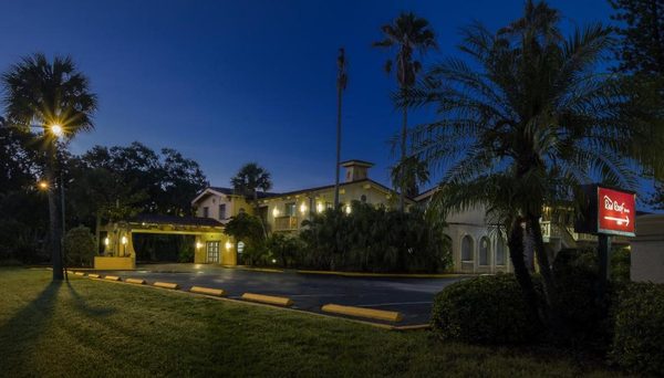 Red Roof Inn Tampa Bay St Petersburg — Property